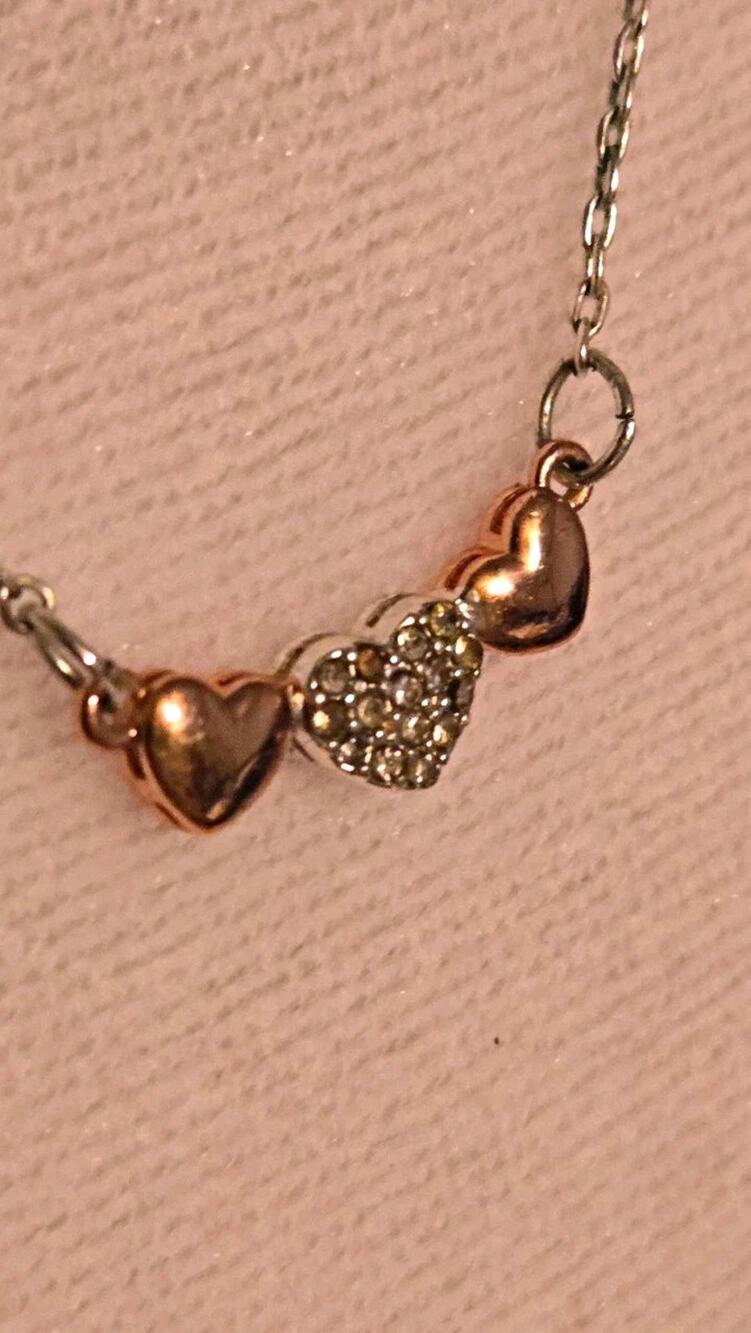 Vintage Liz Claiborne LC Rhinestone Triple Heart Bar Pendant Necklace Silvertone